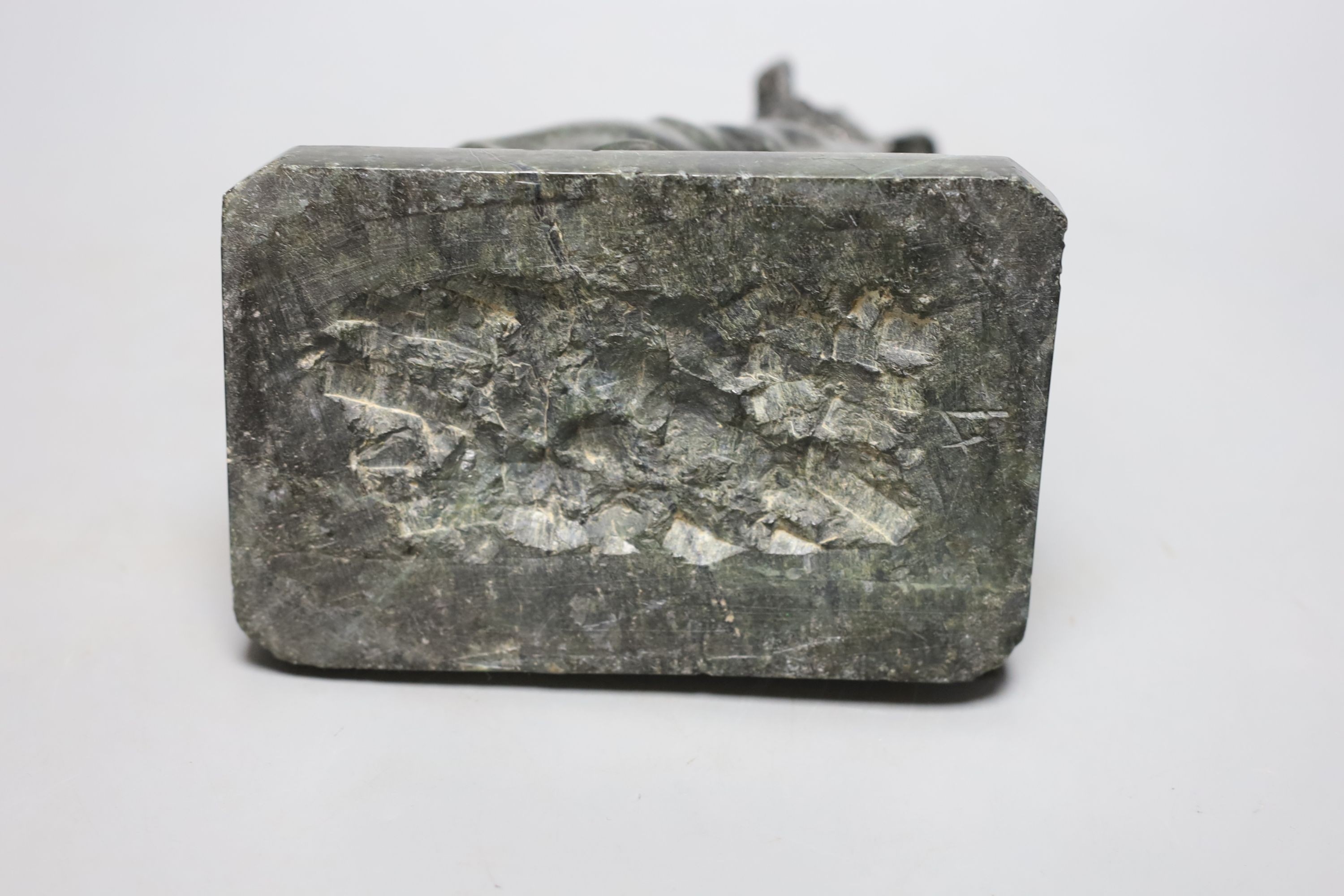 After the Antique, a carved serpentine hound, The Dog of Alcibiades, 9.5cm.